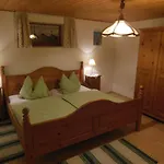 Apartamento Im Souterrain Mit Terrasse