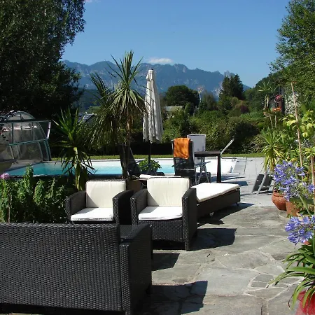 Im Souterrain Mit Terrasse *