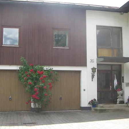 Im Souterrain Mit Terrasse 아파트 비쇼프스비에젠