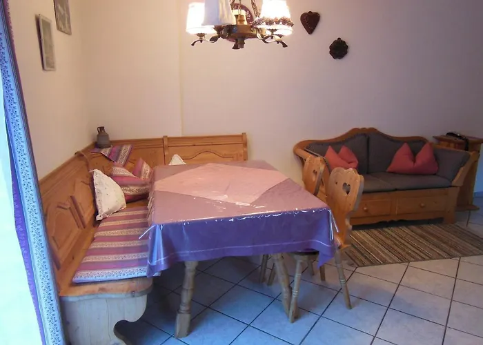 Appartamento Im Souterrain Mit Terrasse